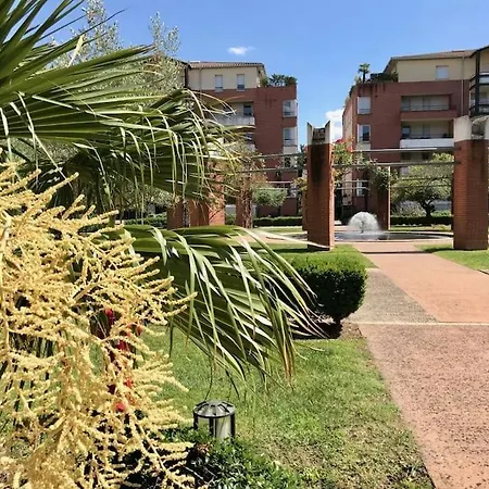 Zenith Secret Garden, Calm & Cosy, Parking, Tram
